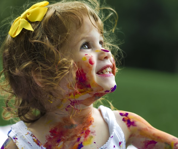 Trẻ em học tập vui vẻ